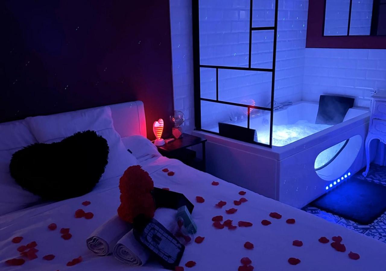 Amour Azur Appartement Pour 2 Avec Jacuzzi Et Terrasse A 2 Minutes De La Mer Vallauris Exterior photo